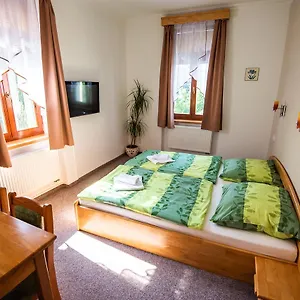 33 3*, Karlovy Vary Česká republika